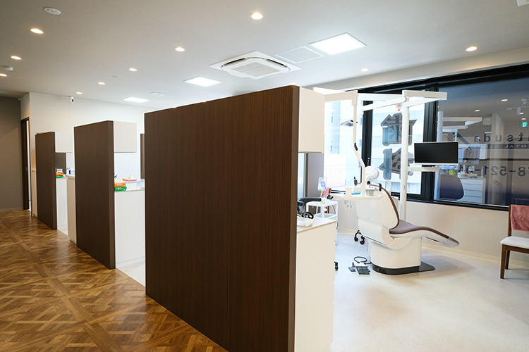 まつだ歯科医院 神戸市兵庫区 半個室でプライバシーに配慮しつつも広々とした診察室