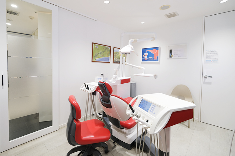 アップルデンタルセンター 西東京市 個室診察室ではじっくり丁寧にカウンセリングを行う