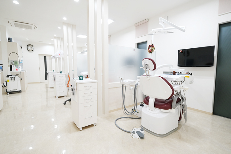 いしづかデンタルクリニックみずほ 名古屋市瑞穂区 女性歯科医師も加わり、親子2代で治療を行う