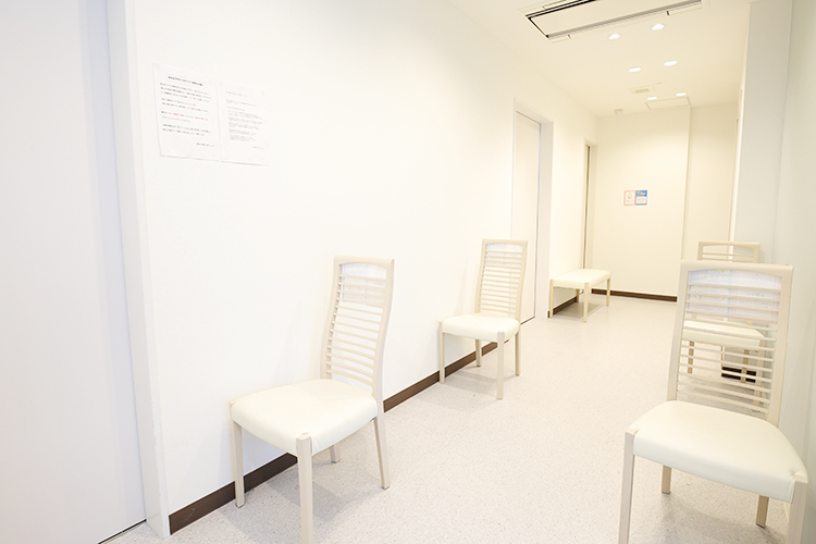 吉田クリニック 八尾市 院内は明るく清潔感があり安心して通うことができる