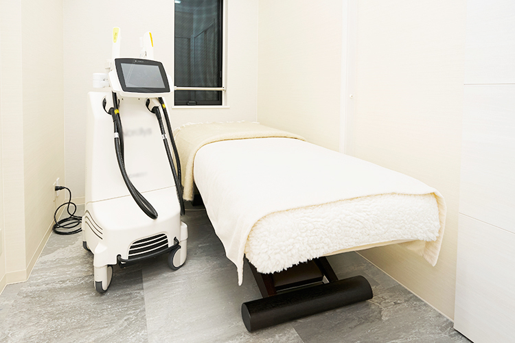 柿の木坂内科皮膚科クリニック 目黒区 多種類の先進機器を取りそろえ、患者の要望に沿った治療を提案