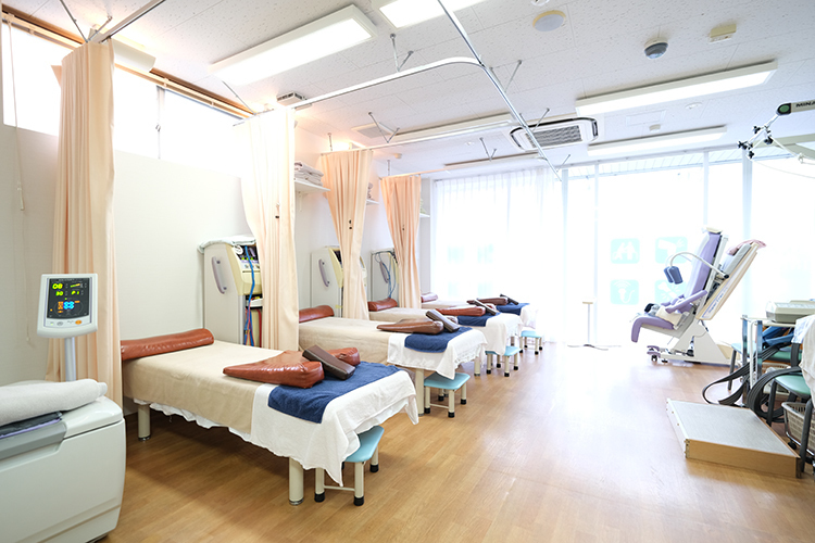 こうなんクリニック 板橋区 多くのスタッフとともに幅の広い充実した医療を提供