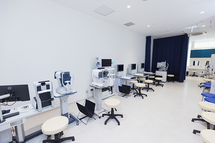 たに眼科クリニック おおたかの森院 流山市 各種検査に柔軟に対応できるよう、機器が充実