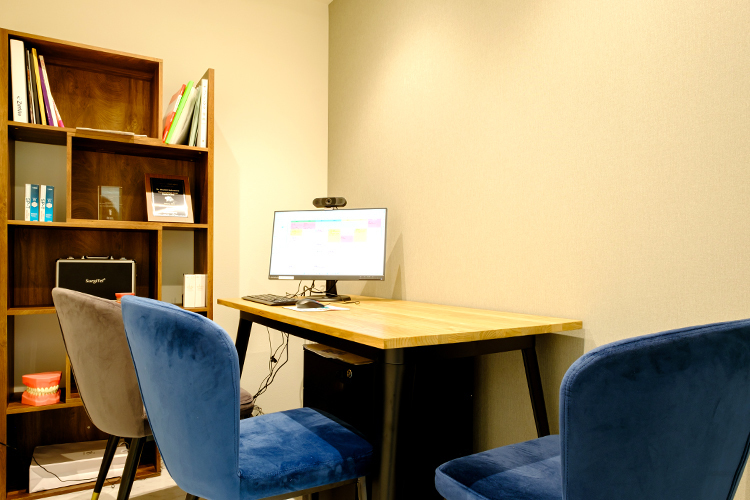 中野坂上駅前スワン歯科・矯正歯科 中野区 患者に寄り添い丁寧なカウンセリングを心がける