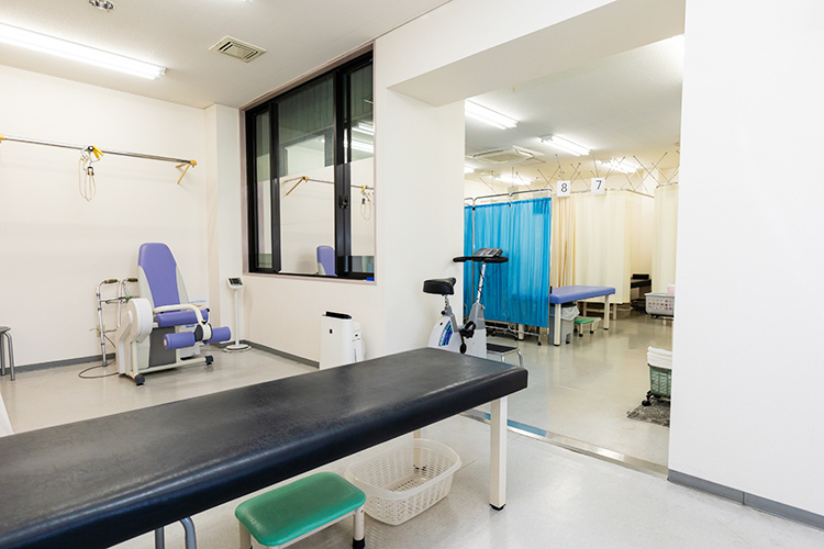 はせがわ整形外科運動器エコークリニック 大阪市平野区 広々としたリハビリテーションルームも完備
