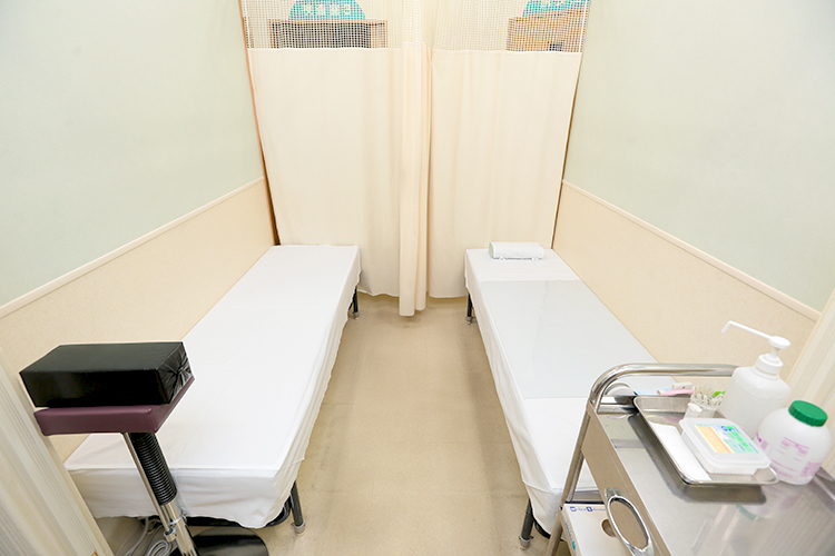 やまなかクリニック 大阪市福島区 患者の負担軽減のため検査や対応時もこまやかな気配りを行う