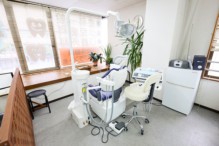 松永歯科医院 茅ヶ崎市 患者とのコミュニケーションを大切に日々の診療にあたる