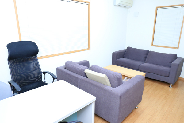 ならい心療内科 岡崎市 悩みもリラックスした空間で無理なく話せる