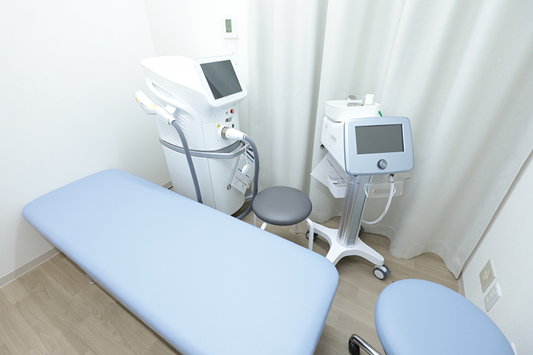保谷駅前皮膚科 西東京市 多種類の先進機器を取りそろえ、患者の要望に沿った治療を提案