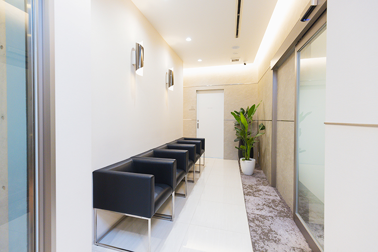 デンタルオフィス心 八王子市 明るく開放的な院内は居心地の良い空間に