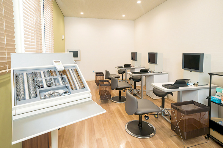 とかみ眼科 宇都宮市 暗室と明室と分けて検査ブースを用意する