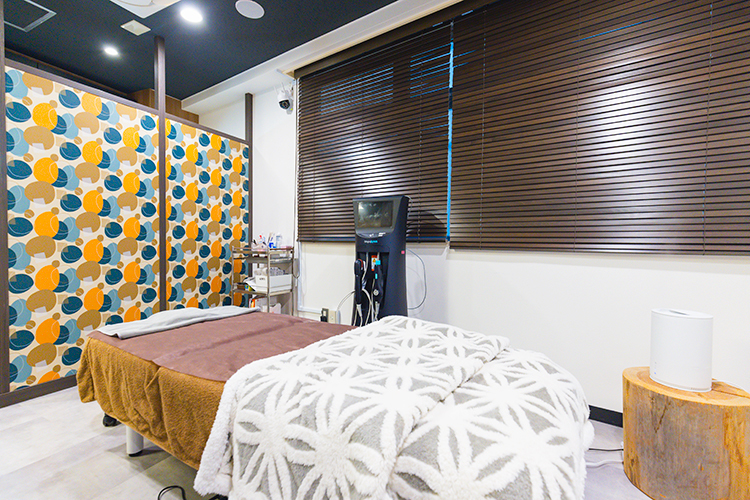 渋谷リリー皮膚科クリニック 渋谷区 多種類の先進機器を取りそろえ、患者の要望に沿った治療を提案