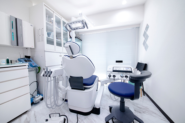 マニーデンタル 世田谷区 プライバシーに配慮された半個室の診療室