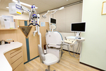 安永歯科 吹田市 診察室。予防を重視した診療を心がけている