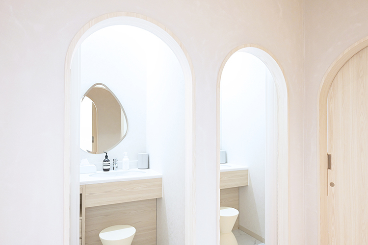 なんばにしわき形成・美容クリニック 大阪市浪速区 プライベートスペースの確保されたパウダールームも完備