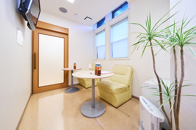 瀬谷駅前あべ内科・内視鏡クリニック 横浜市瀬谷区 下剤を服用する部屋には、説明書などを置くなどの配慮も