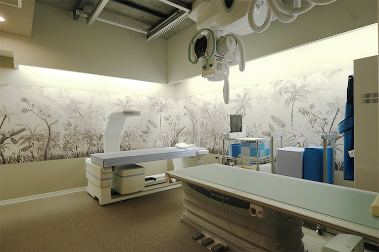 花小金井千賀整形外科 小平市 機器を用いて、精密な検査を行う