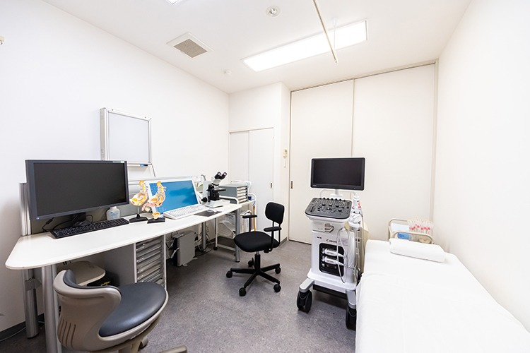 中野間クリニック泌尿器科 八王子市 エコー検査をはじめ、疾患を見逃さないよう幅広い検査に対応する