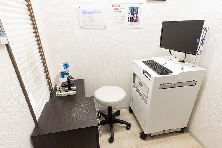 浅川歯科 平塚市 検査画像を用いて、わかりやすく丁寧な説明を行う