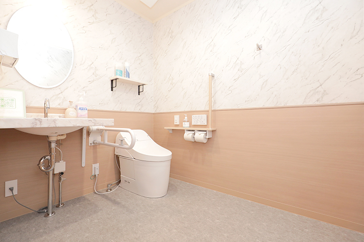 わかば医院 さいたま市浦和区 院内は清潔に保たれ、子どもから高齢者まで安心して利用できる