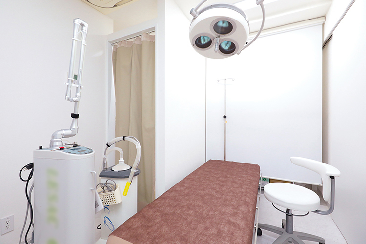 西麻布ヒフ形成外科 港区 傷痕にも配慮ながら、丁寧に手術を行う