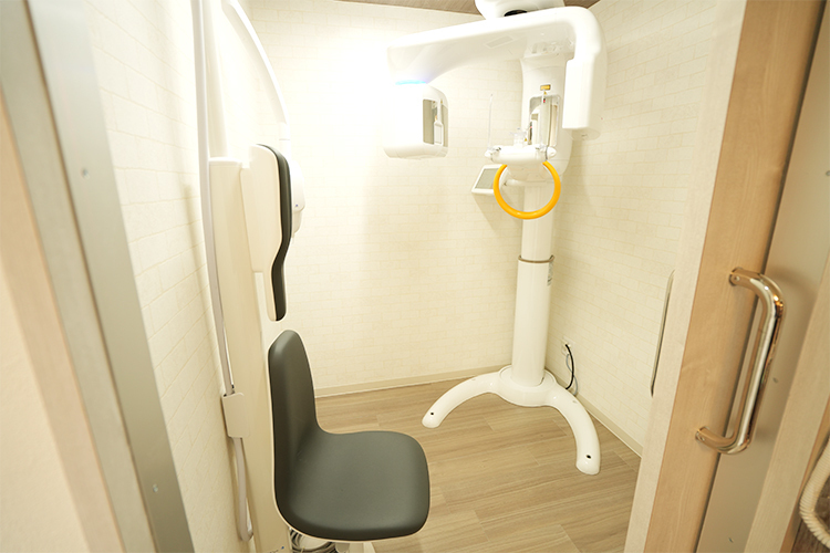 湘南六会歯科クリニック 藤沢市 歯科用CTを導入し、精密な治療につなげている