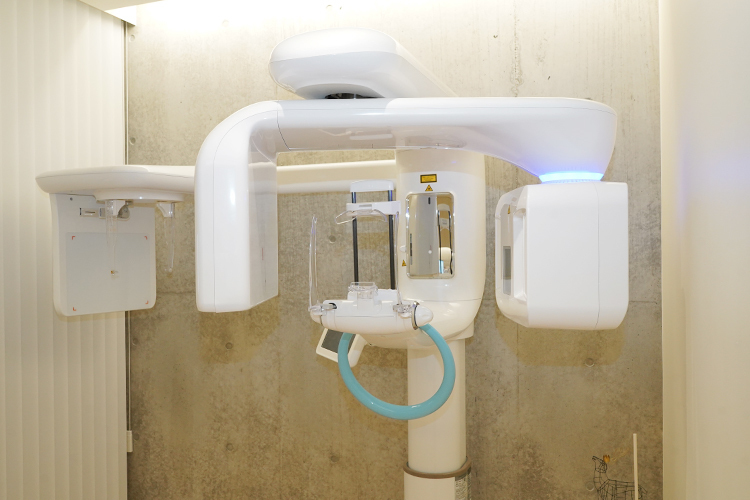 品川矯正歯科 港区 レントゲンをはじめ、各種検査機器が充実している