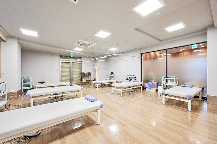 高田整形外科クリニック 中野区 広々としたリハビリ室は3室設置