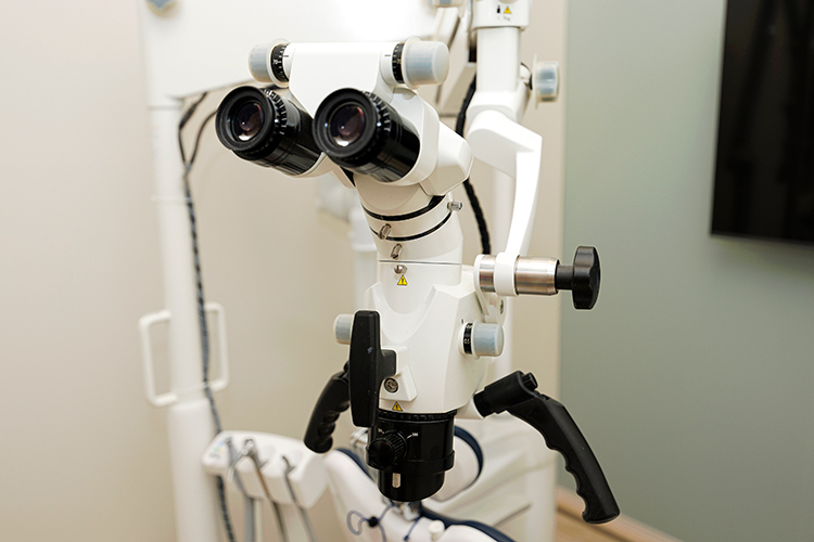 こう歯科矯正歯科 名古屋市中川区 マイクロスコープもあり、精密な治療に力を入れる