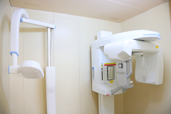 西菅田歯科医院 横浜市神奈川区 レントゲンで撮影した画像はすぐに見ることができる