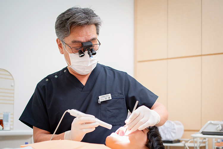河津歯科医院 台東区 口腔内カメラで撮影した動画をその場で見ることが可能