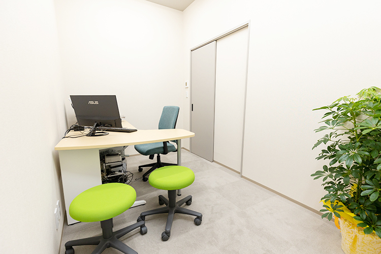 たかはしクリニック 大阪市生野区 リラックスして話せる環境を心がけている