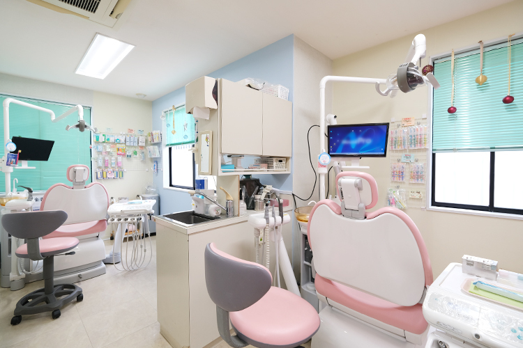 マミ歯科 板橋区 パステルカラーの明るい雰囲気のユニット