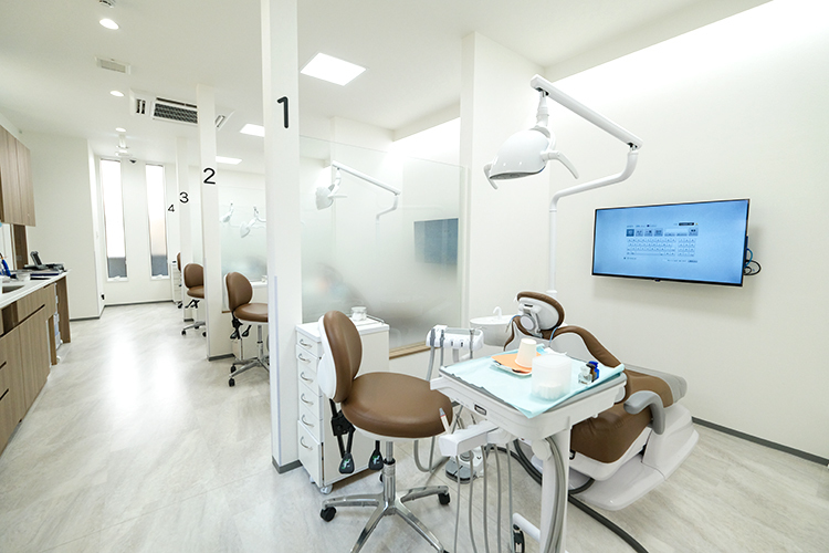 博多住吉歯科・矯正歯科 福岡市博多区 半個室になっており、プライバシーに配慮