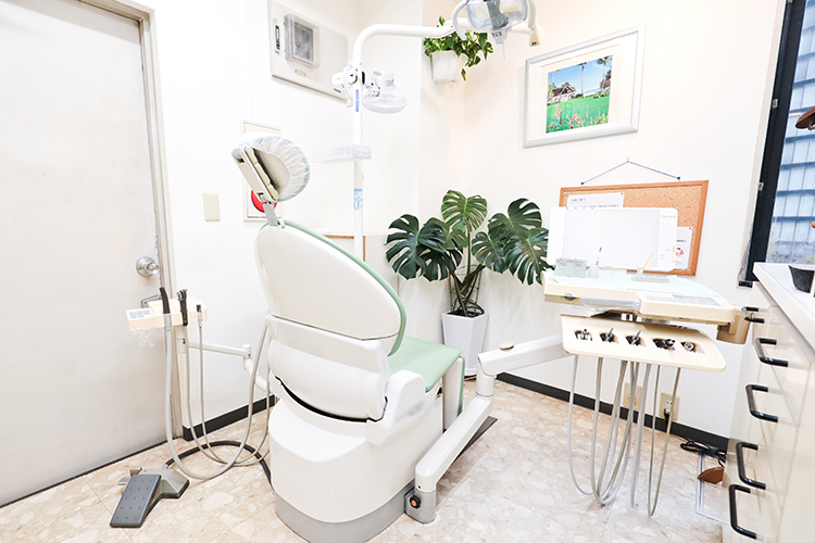 駿河台歯科 千代田区 ユニットは2台のみ。すべての診療を院長が一人で丁寧に行う
