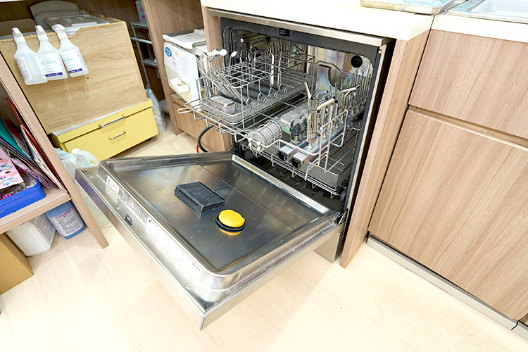 医療法人社団ひまわり いいじま歯科医院 世田谷区 大学病院レベルの高性能滅菌設備を導入