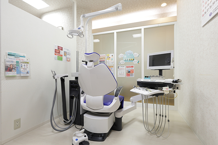 楠原デンタルクリニック 奈良市 半個室の診察室でプライバシーに配慮