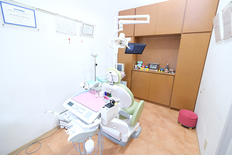 あさひ歯科クリニック 日高市 患者のプライバシーに配慮し、診察室が外から見えにくい設計