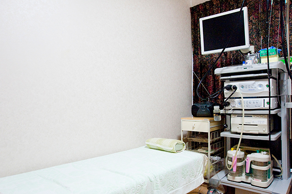 宮崎医院  川崎市中原区 2階の内視鏡室。経口、経鼻の両方が設置されている