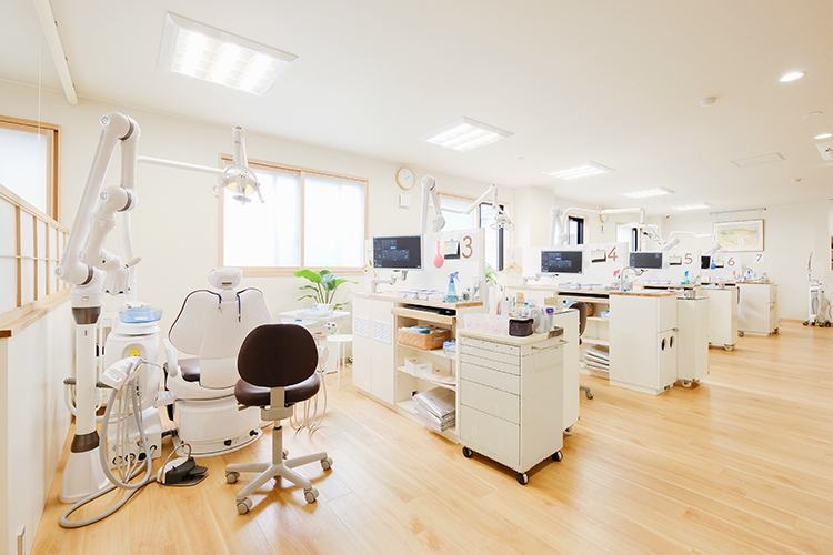 坂井歯科医院 名古屋市昭和区 「ゆりかごから墓場まで」をモットーに、幅広い診療を行う