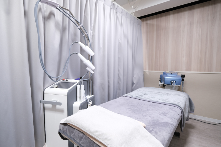 六本木スキンクリニック 港区 患者のニーズに応えるために、各種先進機器を導入