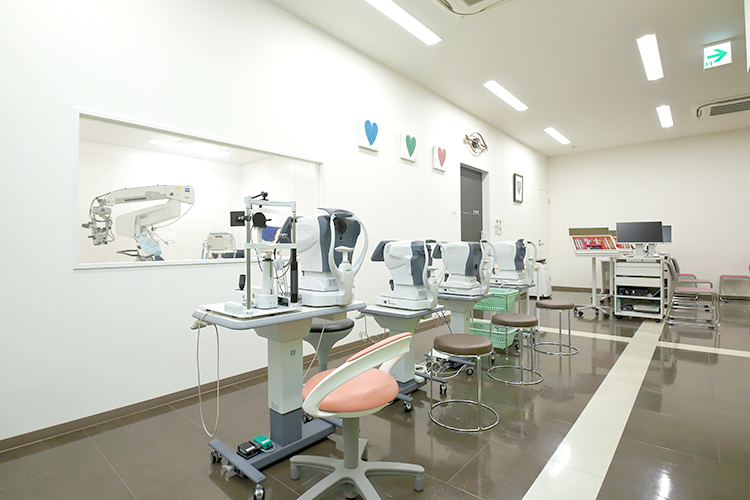 なんぶ眼科 生駒市 各種検査機器も充実しており、視能訓練士は複数人常駐
