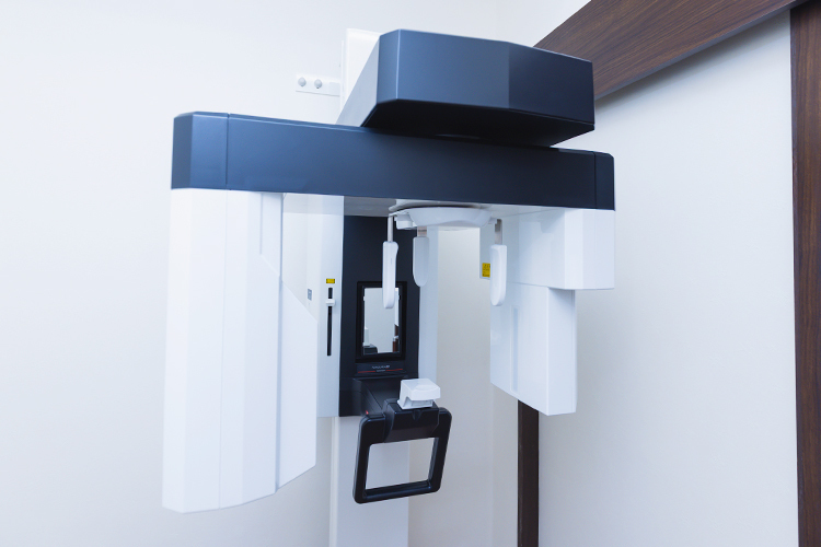 谷在家歯科医院 足立区 歯科用CTを用いて、緻密な治療計画を立てる