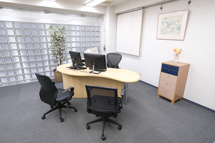 いなば心療クリニック 春日市 広くゆったりとした落ち着いた雰囲気の診察室