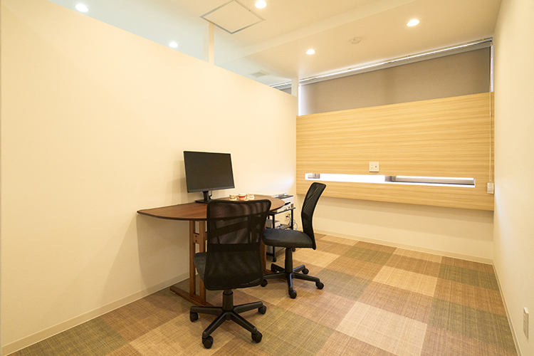 しまだ歯科矯正歯科 出雲市 口腔内の写真やエックス線画像を一緒に見ながら治療内容を説明