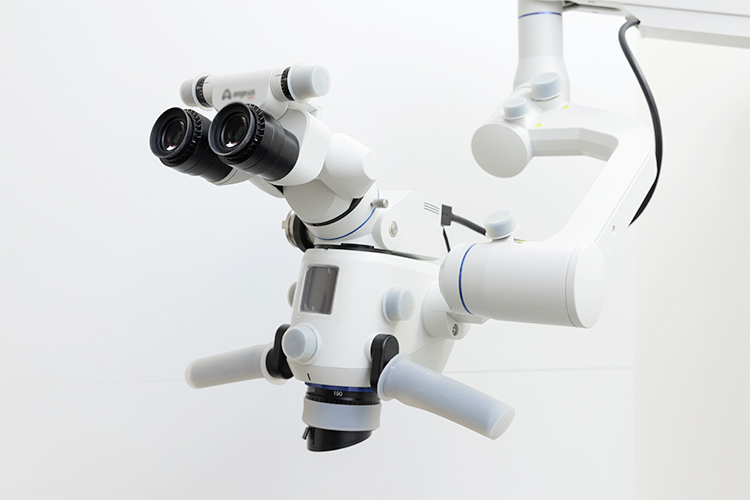 友生歯科医院 横浜市磯子区 精密な治療のため4～20倍に拡大可能なマイクロスコープを導入