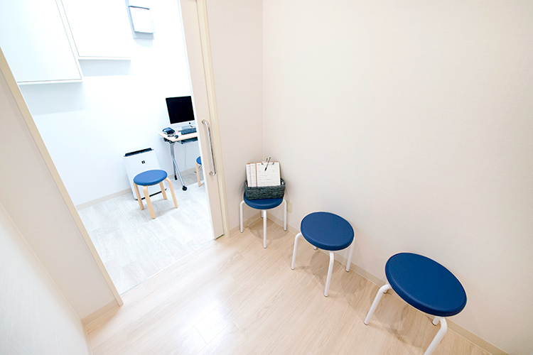 一之江ファミリークリニック 江戸川区 発熱患者用の隔離待合室・隔離診察室も設置