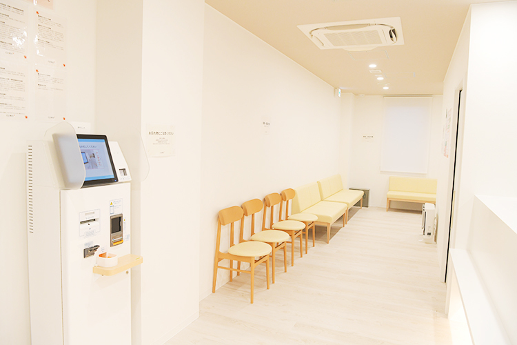 クリニックプラス本八幡 市川市 自動精算機を導入し、受診から会計までシームレスな診療をめざす