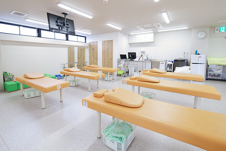 緒方整形外科医院 吹田市 理学療法士を中心にスタッフ全員で患者をサポートする