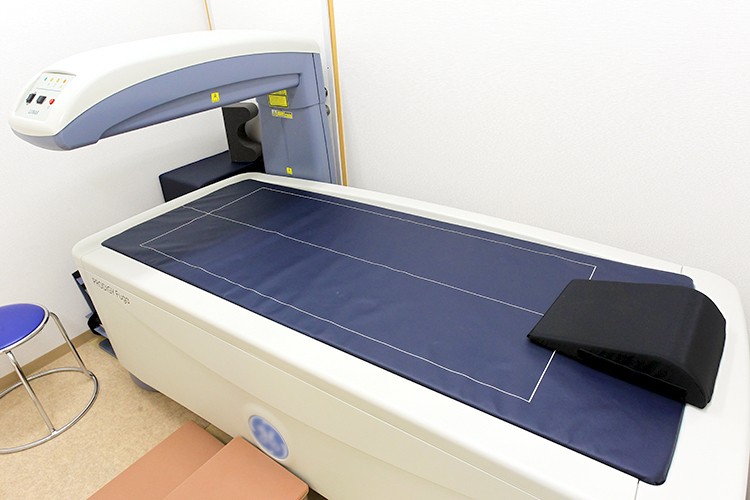 おかざきいしむら整形外科 岡崎市 各種検査機器を取りそろえており、骨密度測定器も導入している